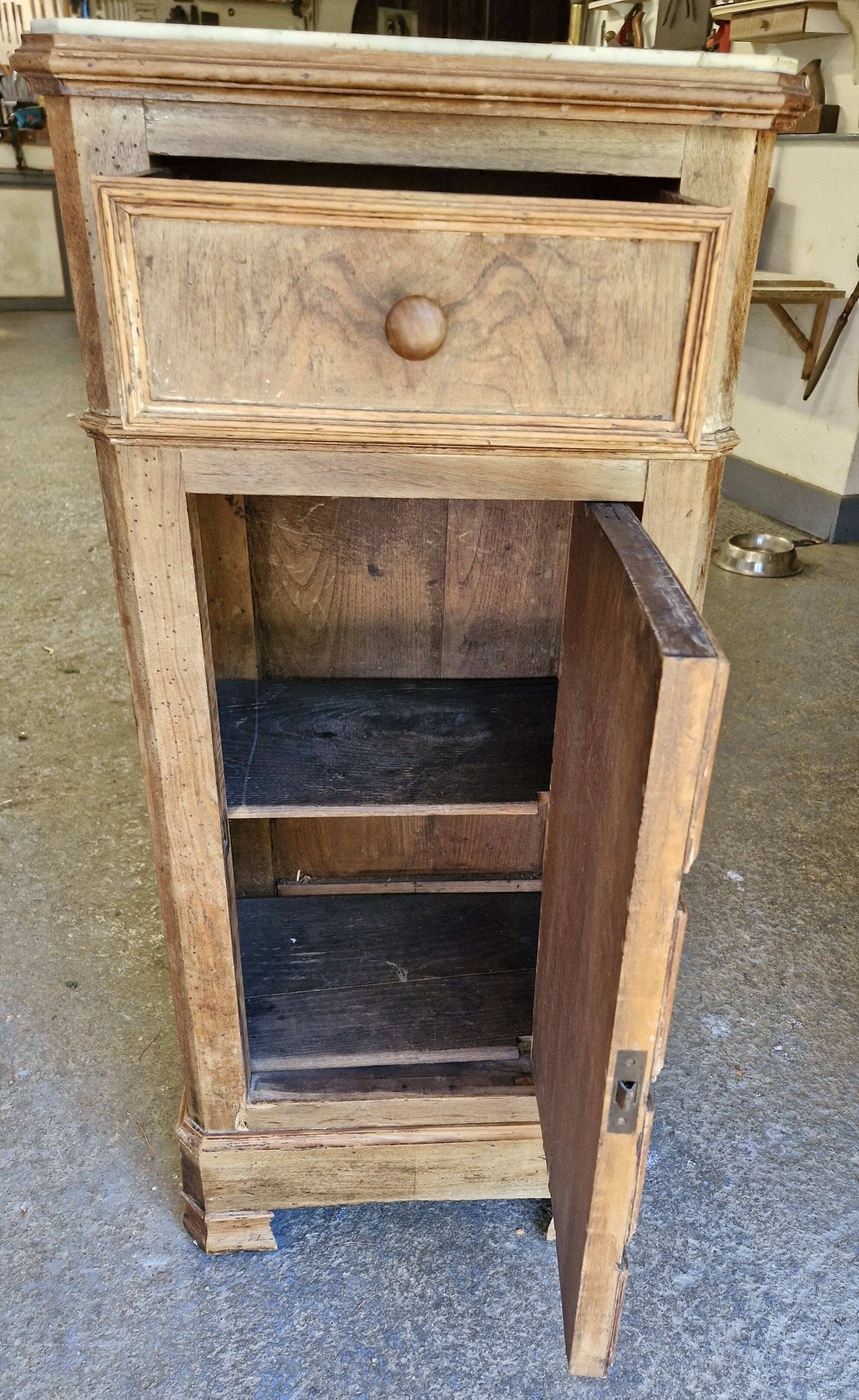 Chest of drawers with marble
