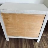 White chest of drawers