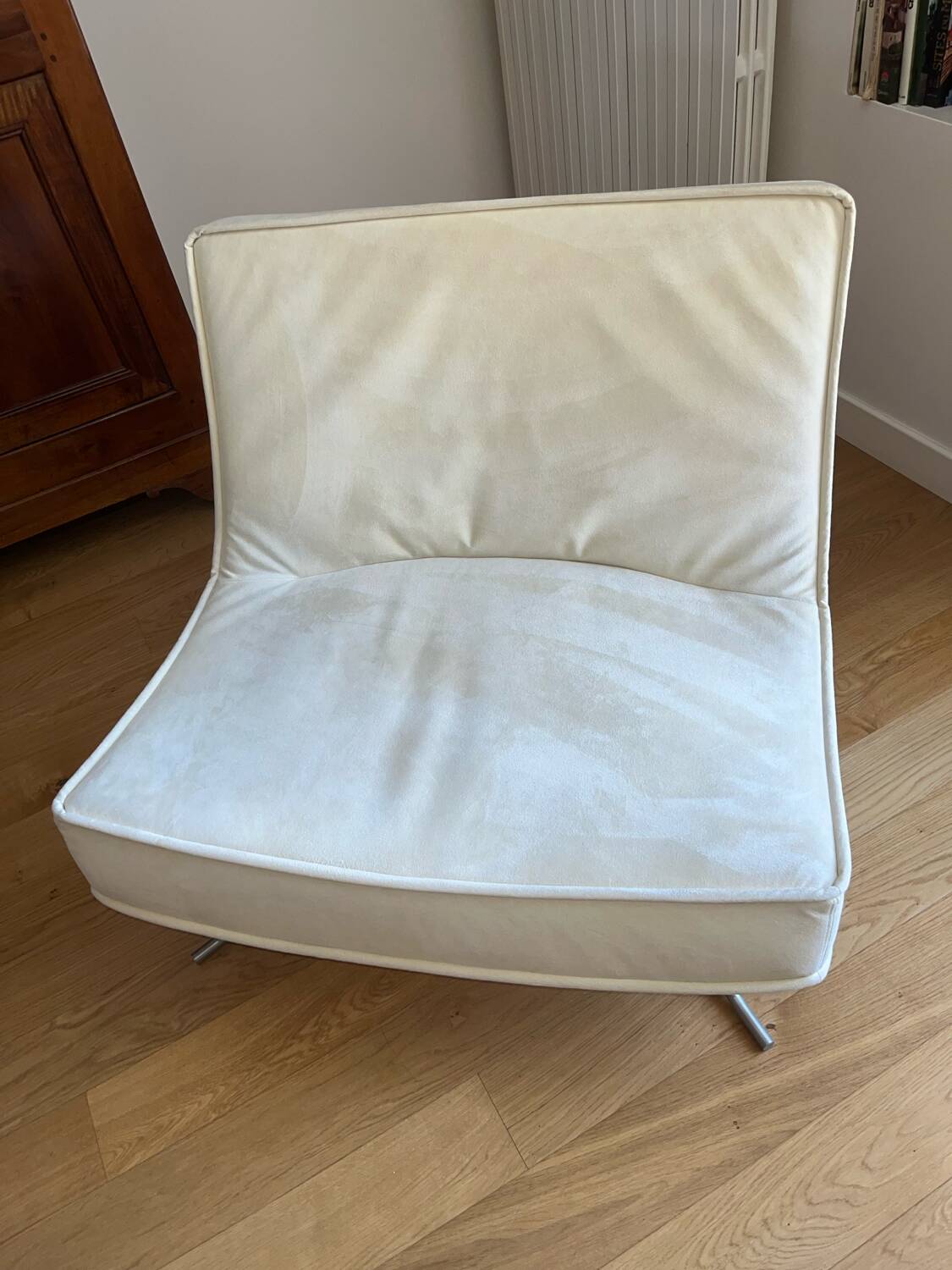 2 POP armchairs with Ligne Roset pouf