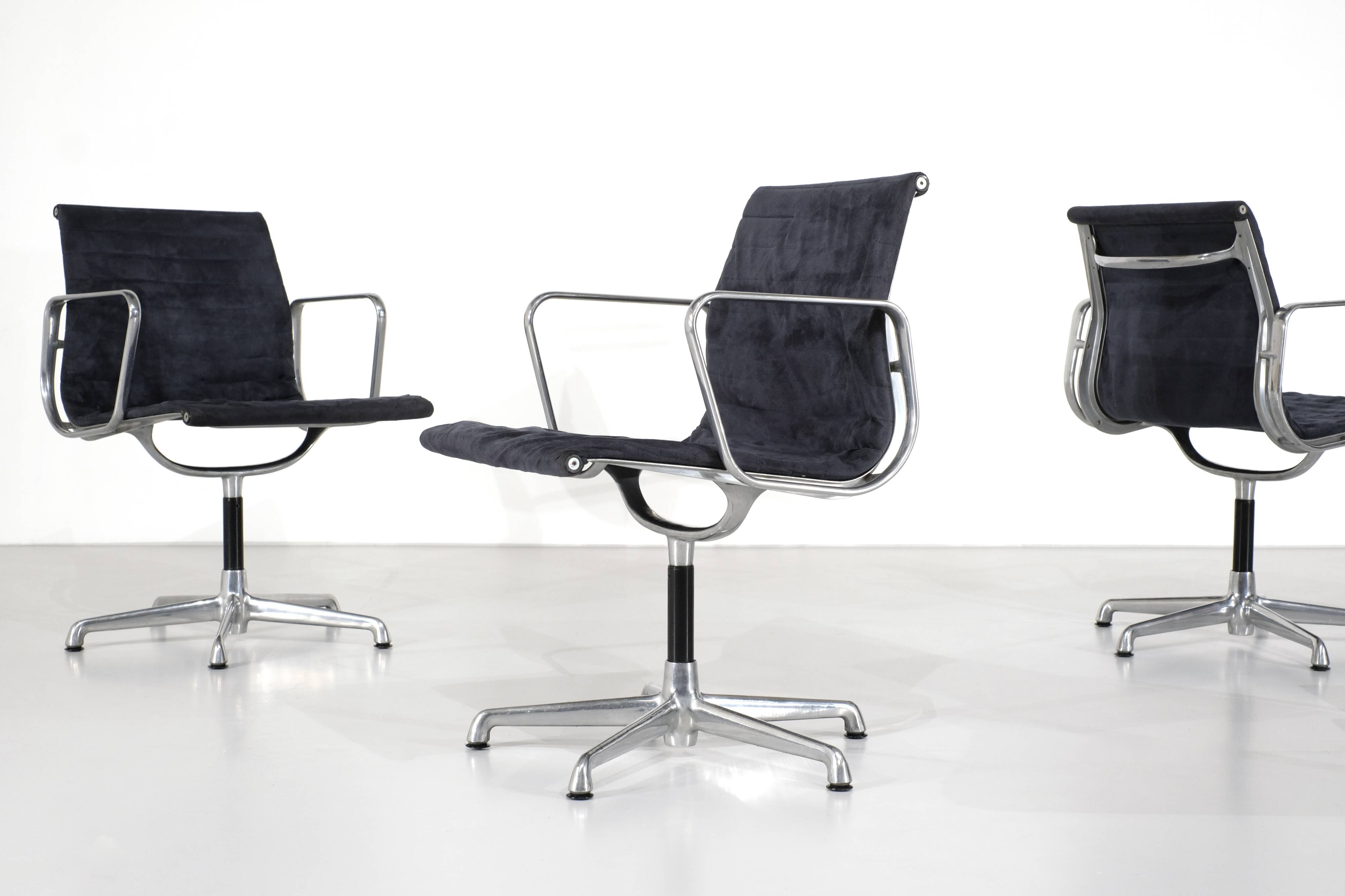 Ensemble de fauteuils " EA 103 " de Charles Ray Eames pour ICF USA, 1969