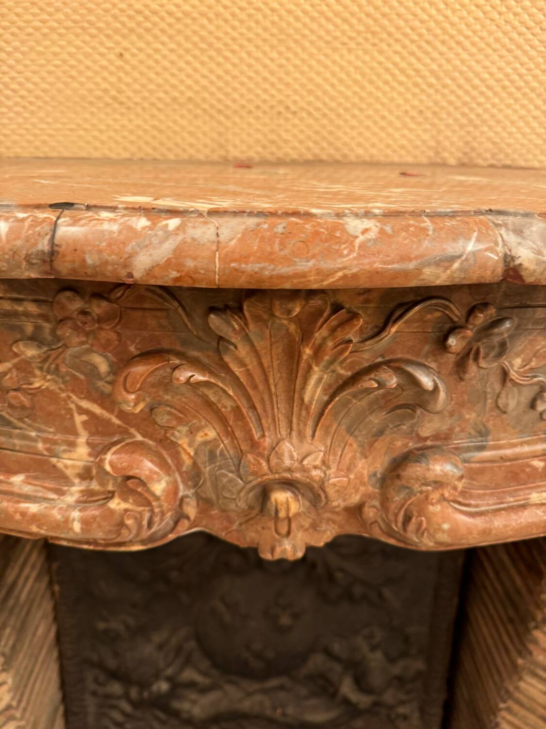 Cheminée en marbre Louis XV