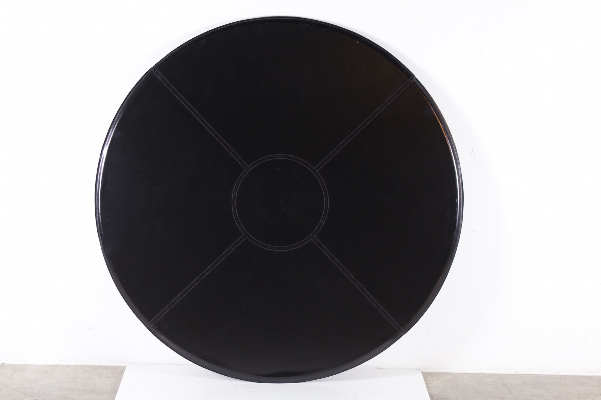 Round table leather black Tito Agnoli for Mateo Grassi
