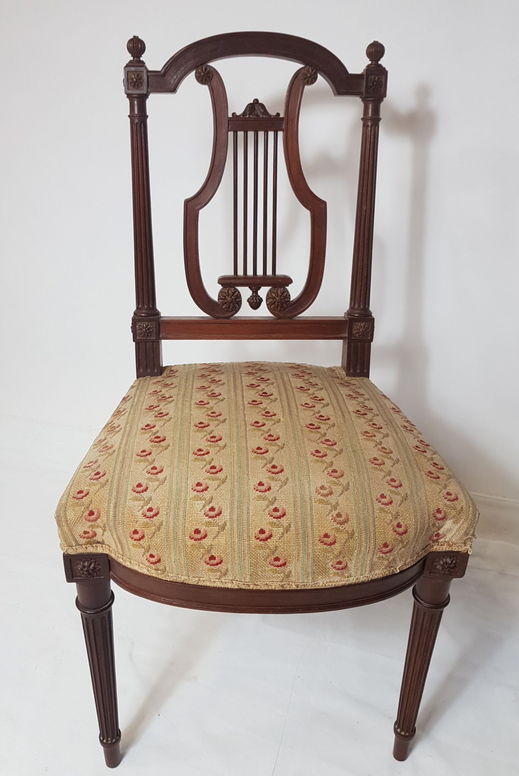 Chaise à dossier lyre époque louis XVI