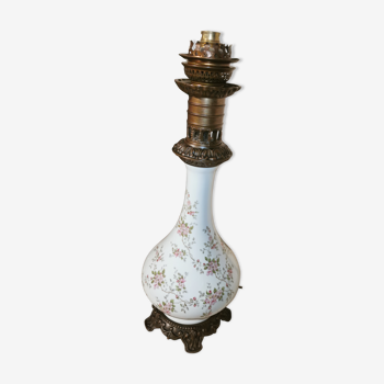 19th floral oil lamp