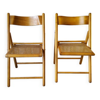 Paire de chaises pliantes cannées