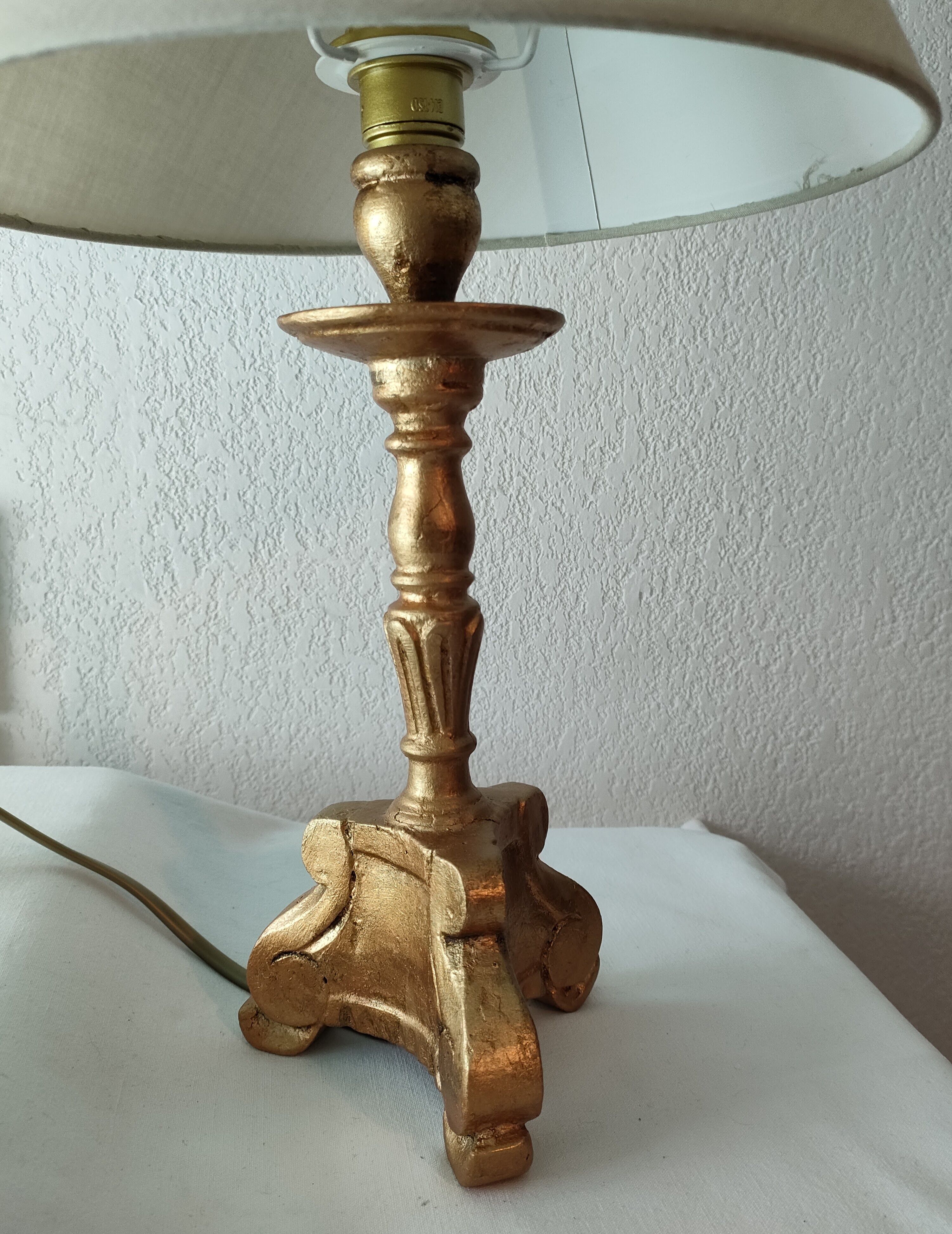 Baroque style table lamp