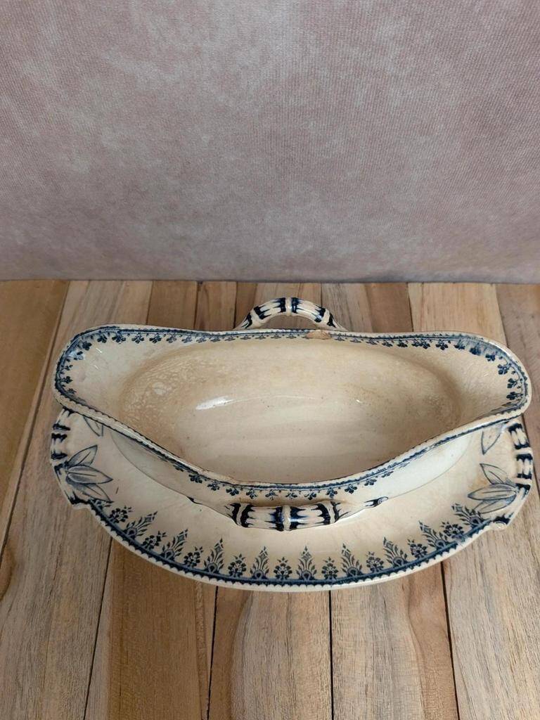 Sauceboat Terre de fer Sarreguemines Digoin model Alger