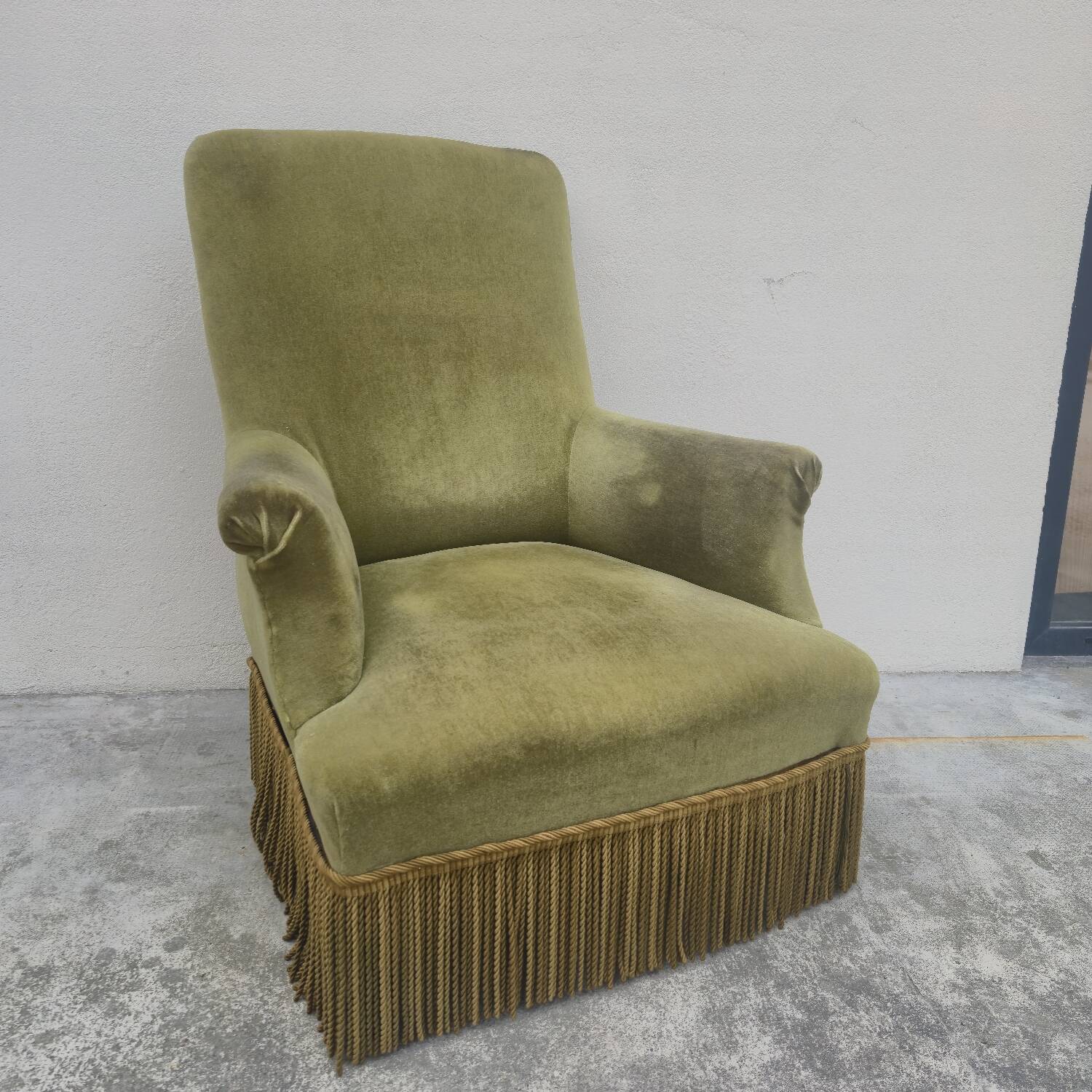 Napoleon III period velvet toad armchair, 19th century