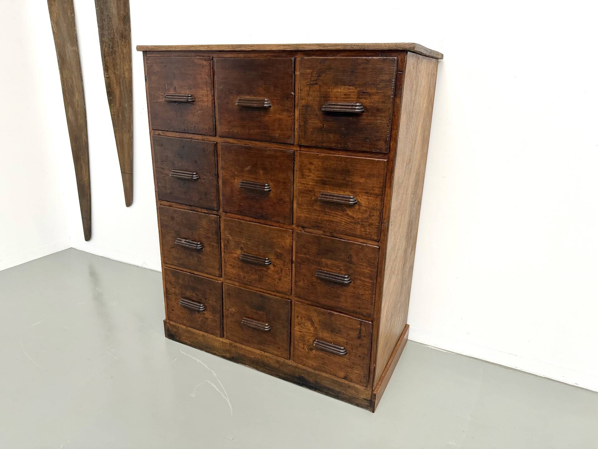 Meuble de métier ancien à 12 tiroirs, circa 1900