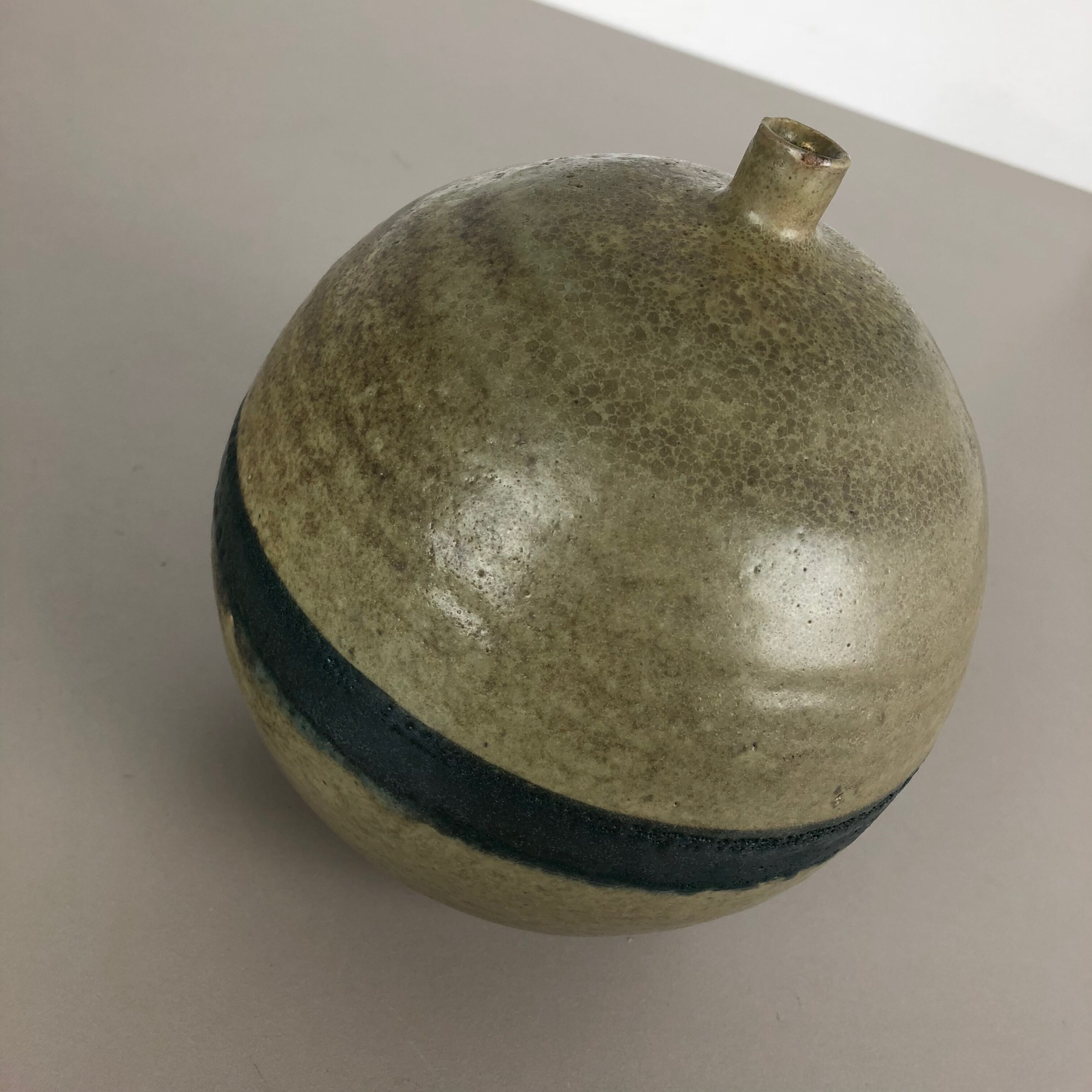 Original 1960 ceramic studio pottery vase by Piet Knepper for Mobach in the Netherlands