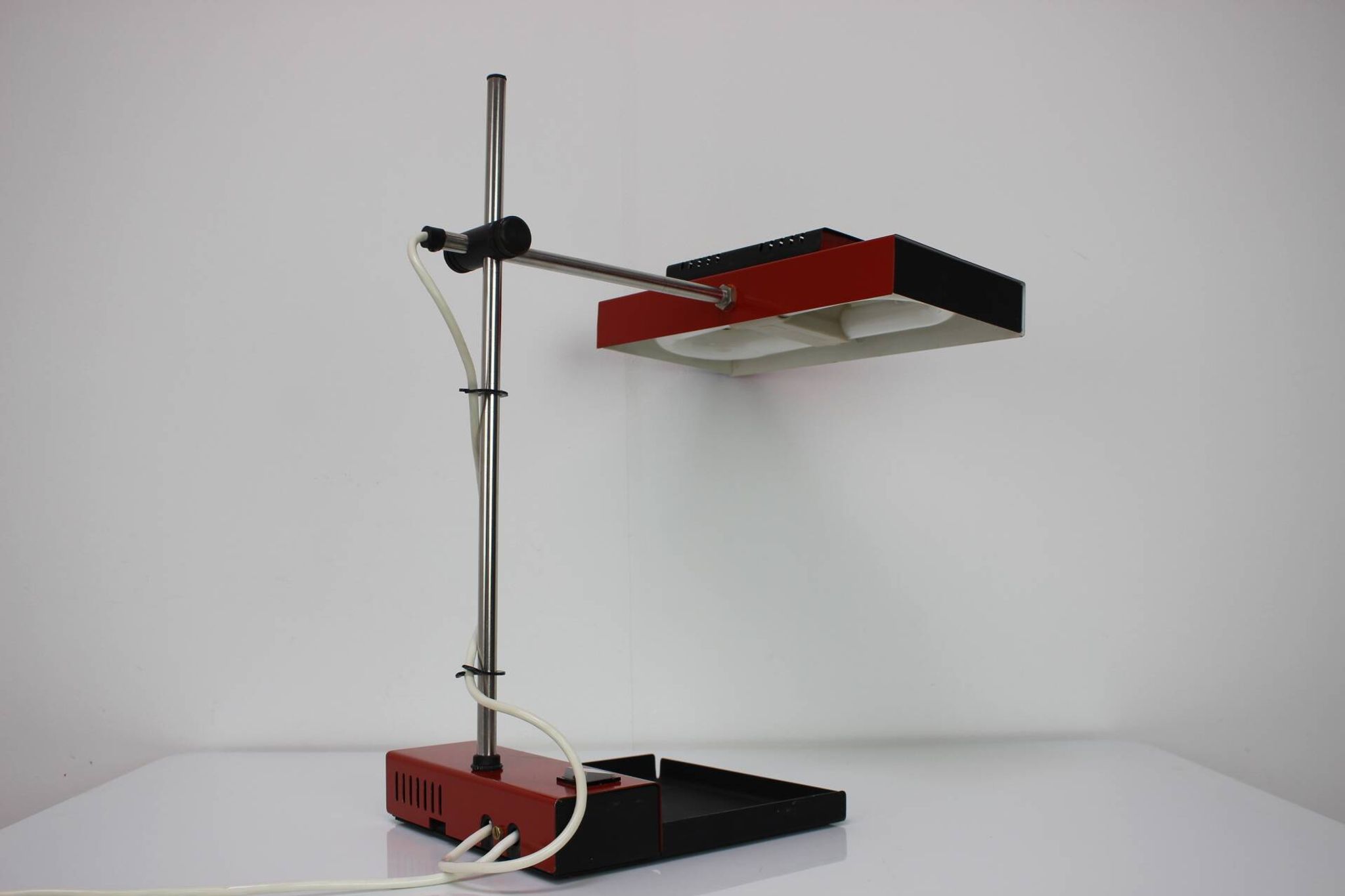 Lampe de table par Josef Mára, pour Tesla, années 1990, Tchécoslovaquie