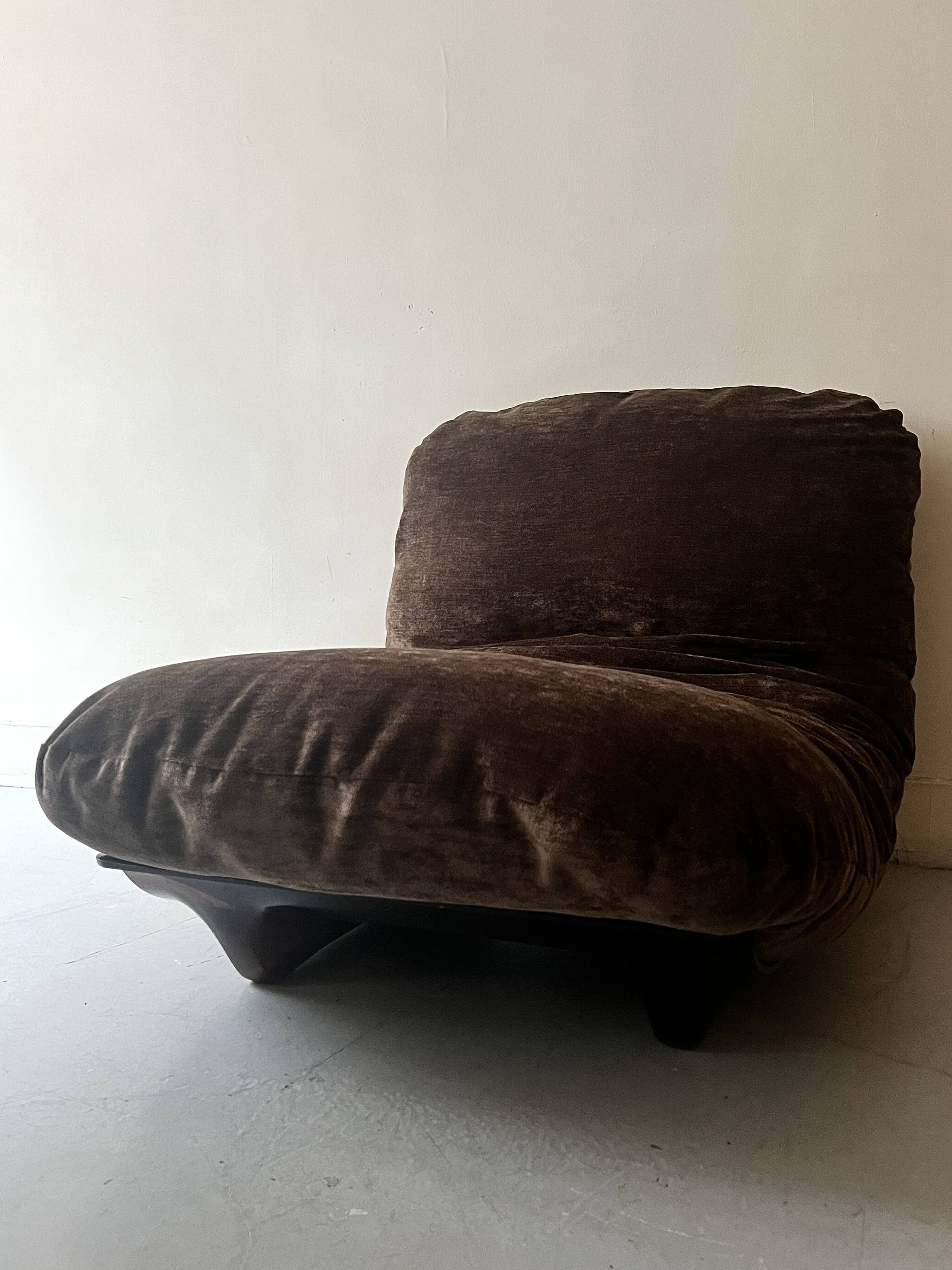 Marsala armchair in plexiglass and brown short pile velvet, Ligne Roset 1970