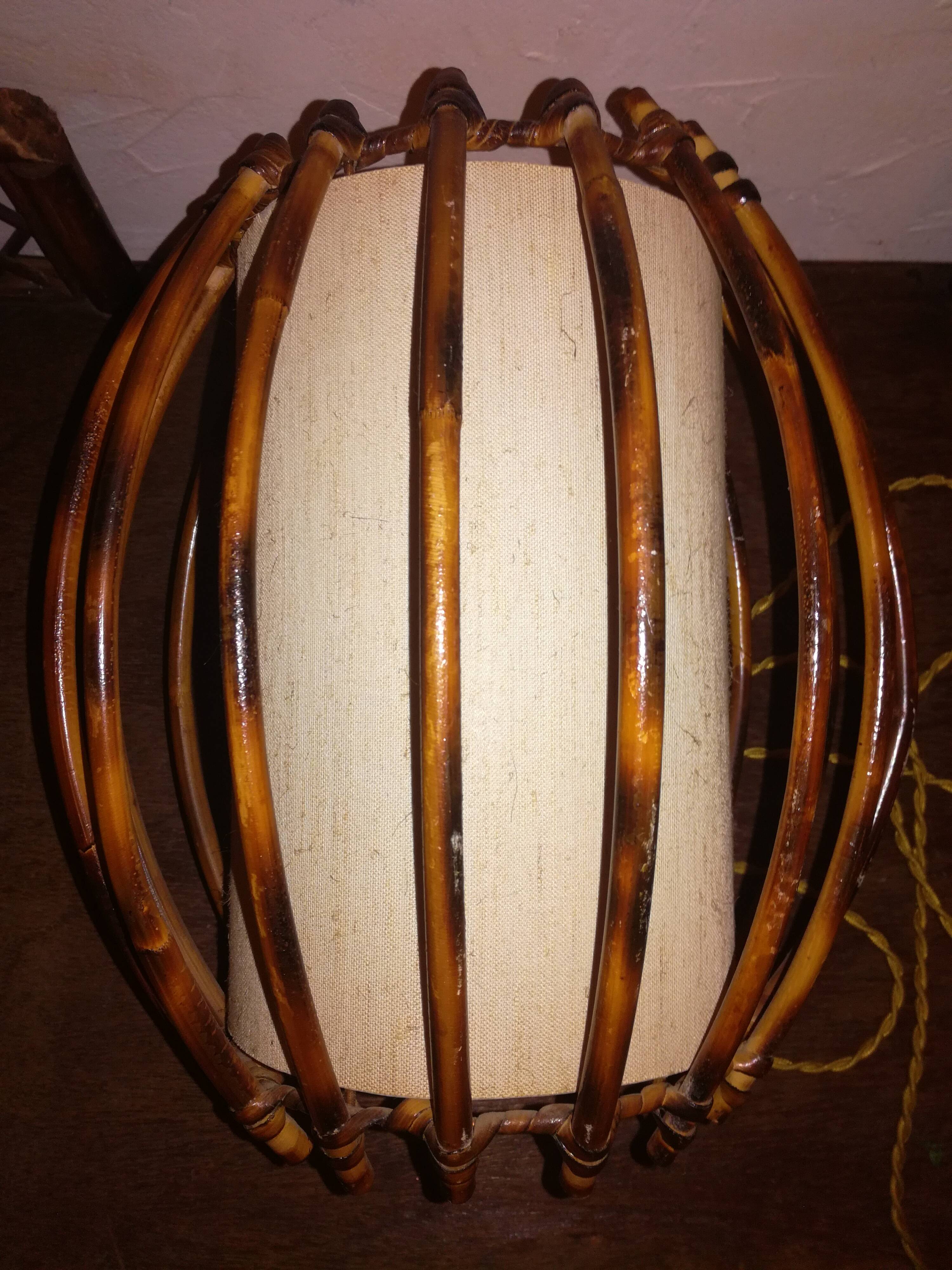 Lampe à poser en rotin