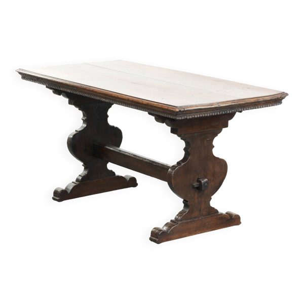 Table de salle à manger italienne authentique du 16ème siècle en noyer.