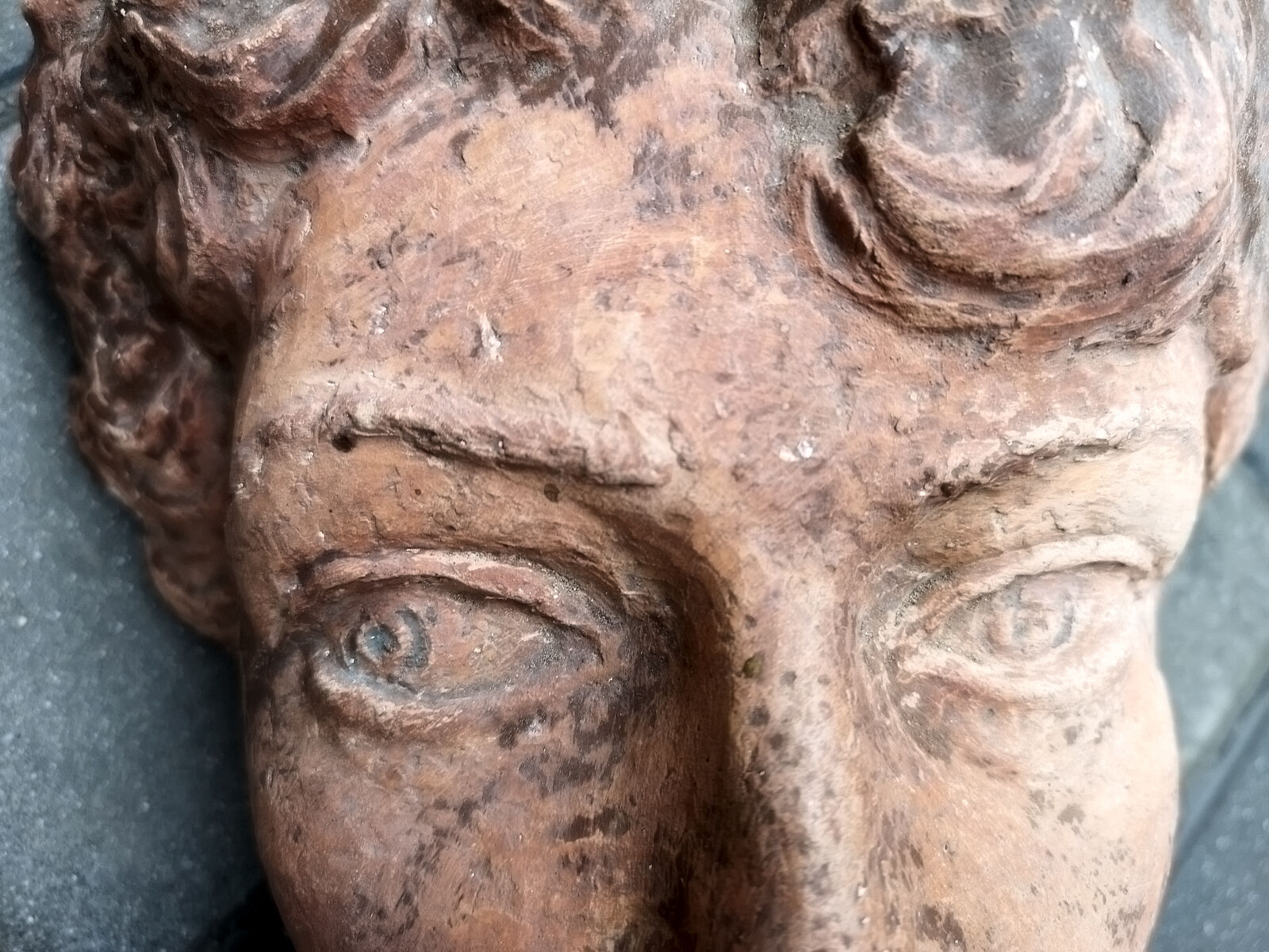 Style terracotta mask