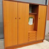 Scandinavian dressing cabinet with round mirror