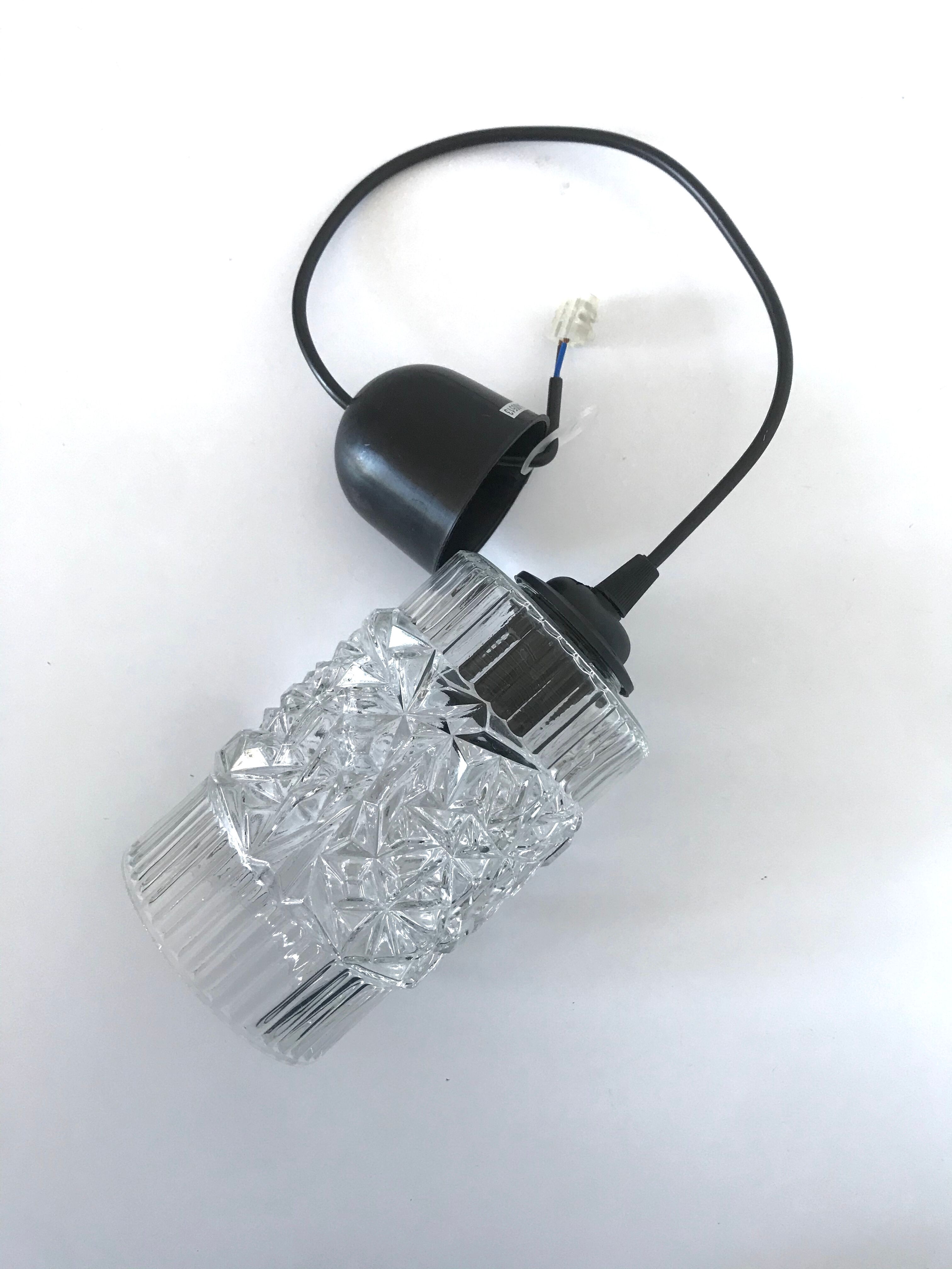 Chiseled glass suspension