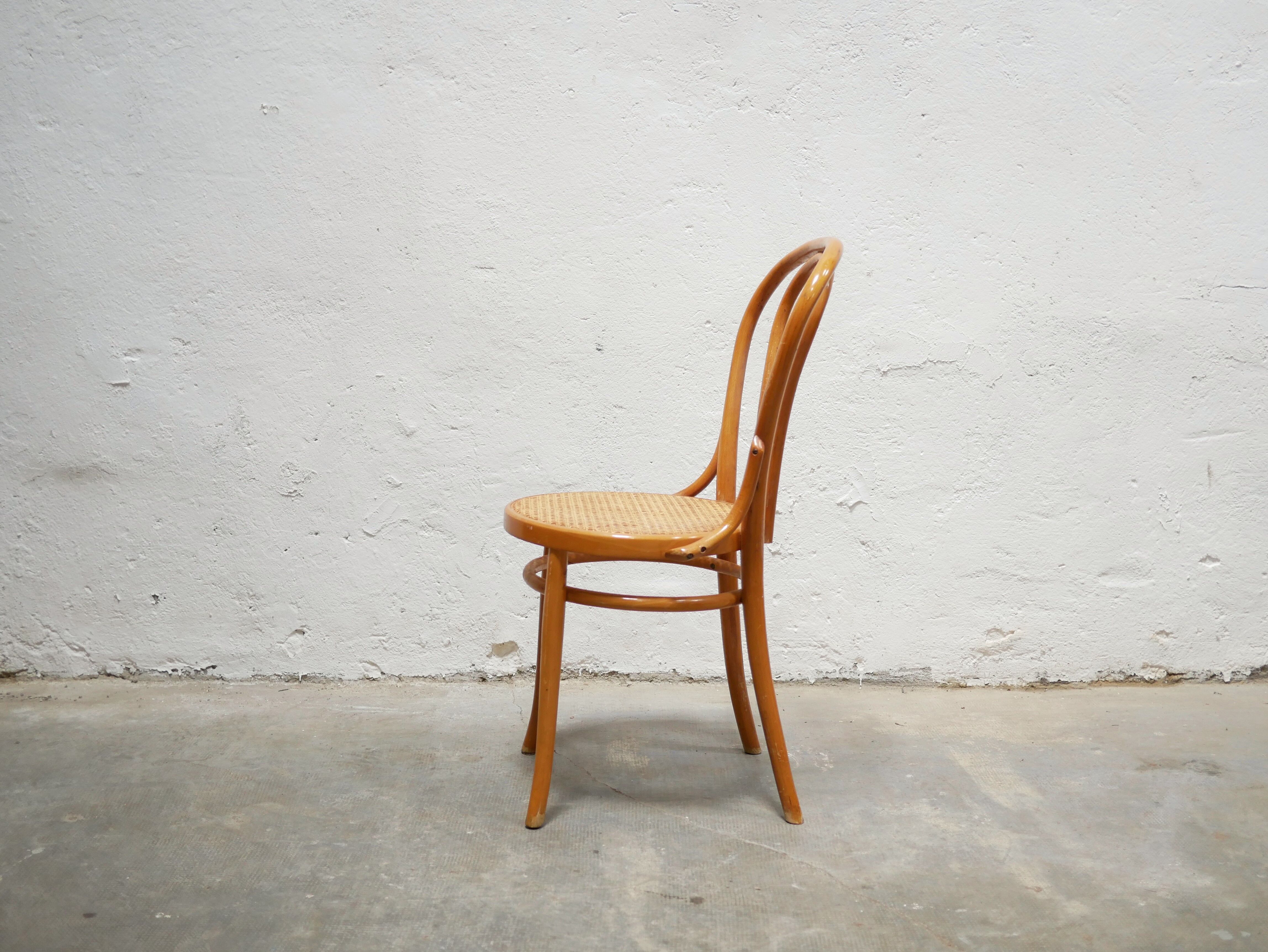 Vintage bistro chair cannée