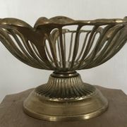 Stand cup or vintage basket of floral shape in golden brass, italy