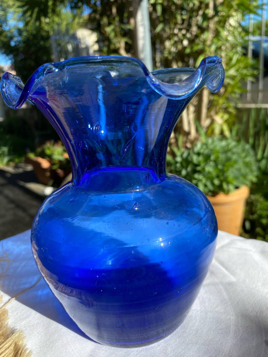 Joli petit Vase , en verre bullé