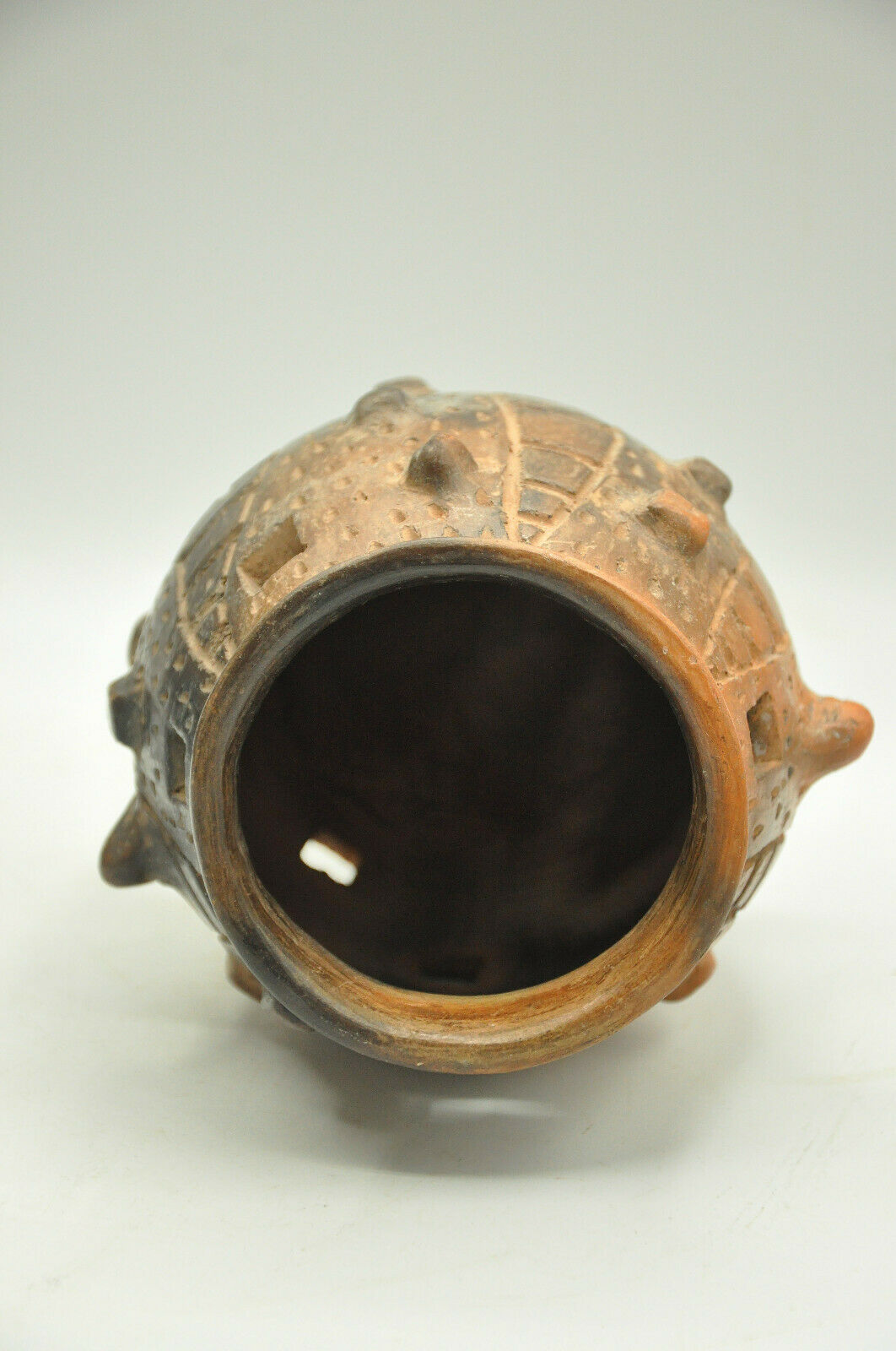 Scarified terracotta vase signed By Dr Diaz La rioja