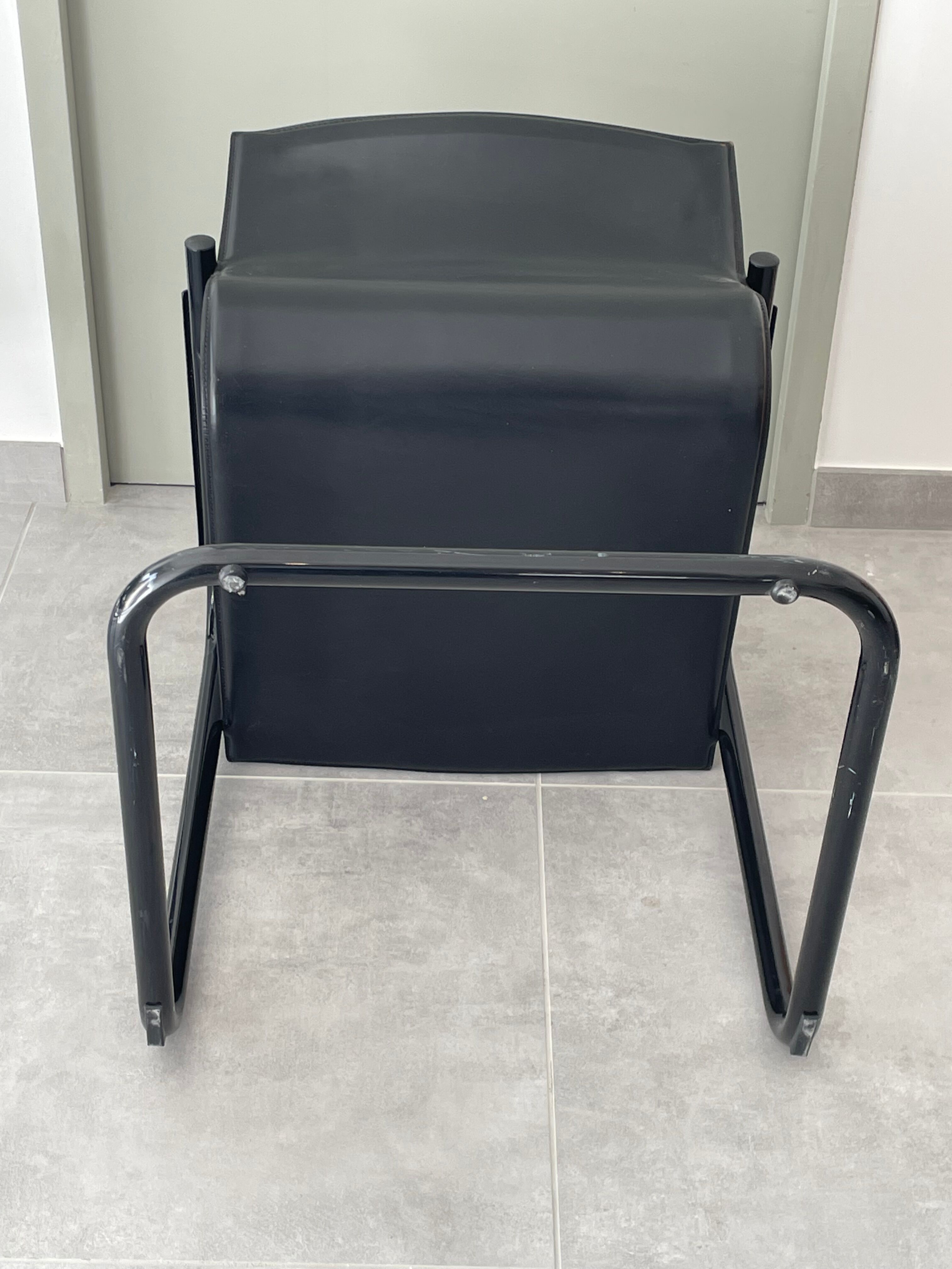 Office chair by Matteo Grassi