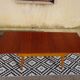 Table vintage en bois avec pieds compas