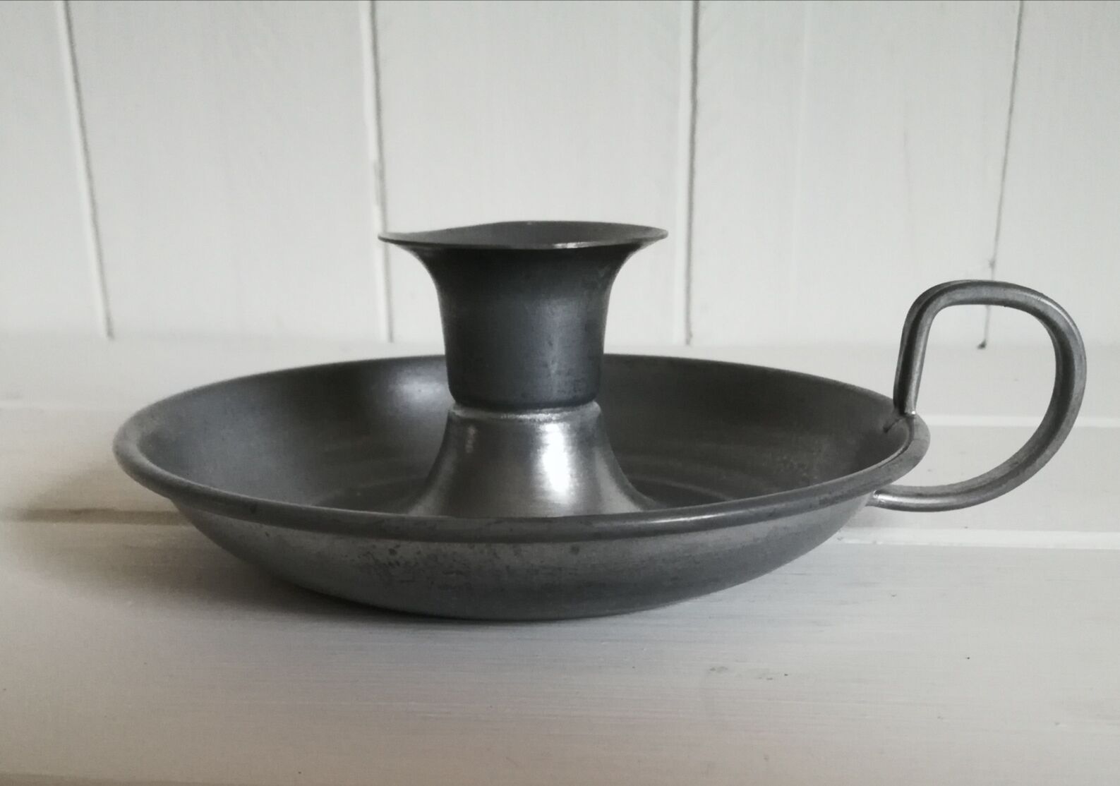 Cellar rat candle holder