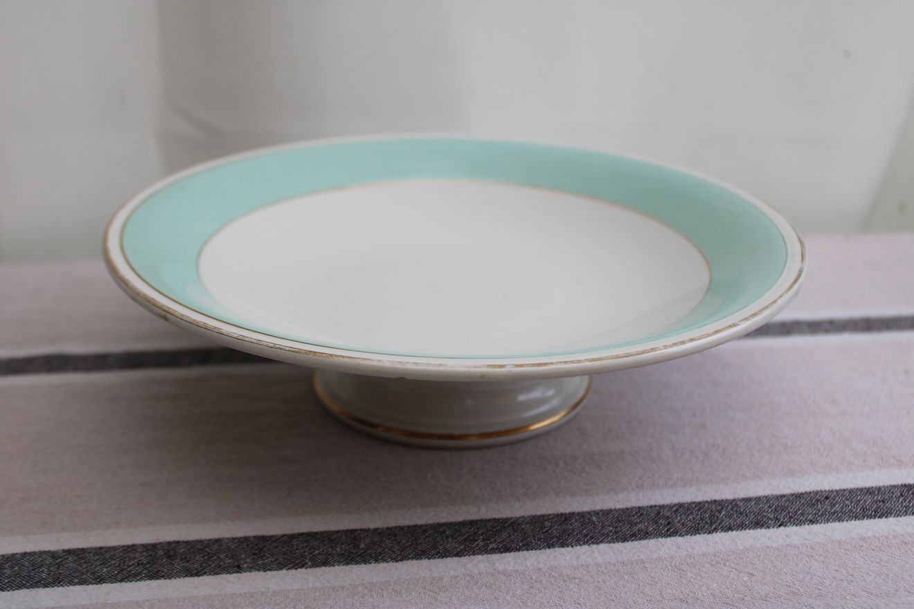 Coupe sur pied en porcelaine