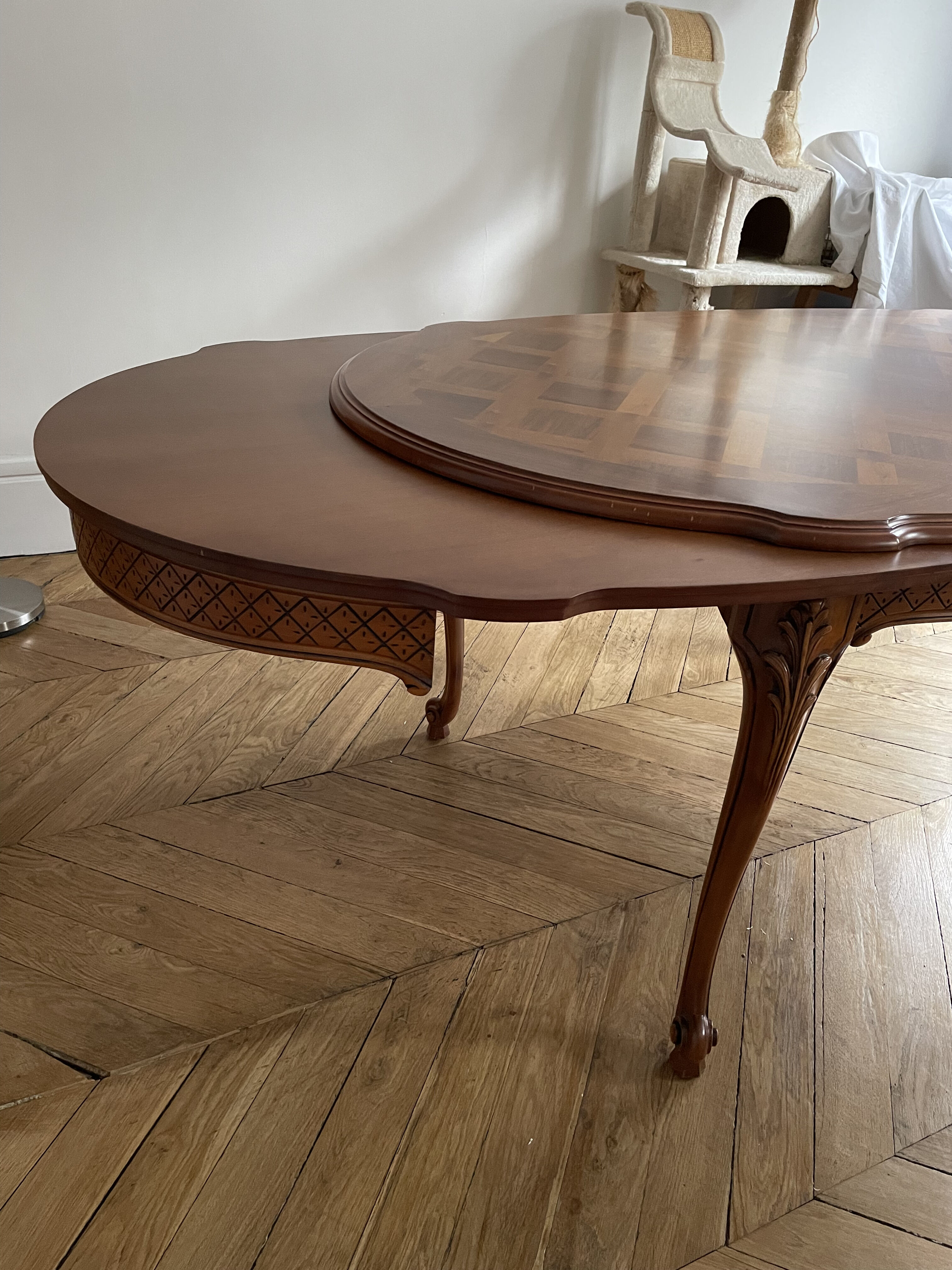 Louis XV style extendable oval wooden dining table
