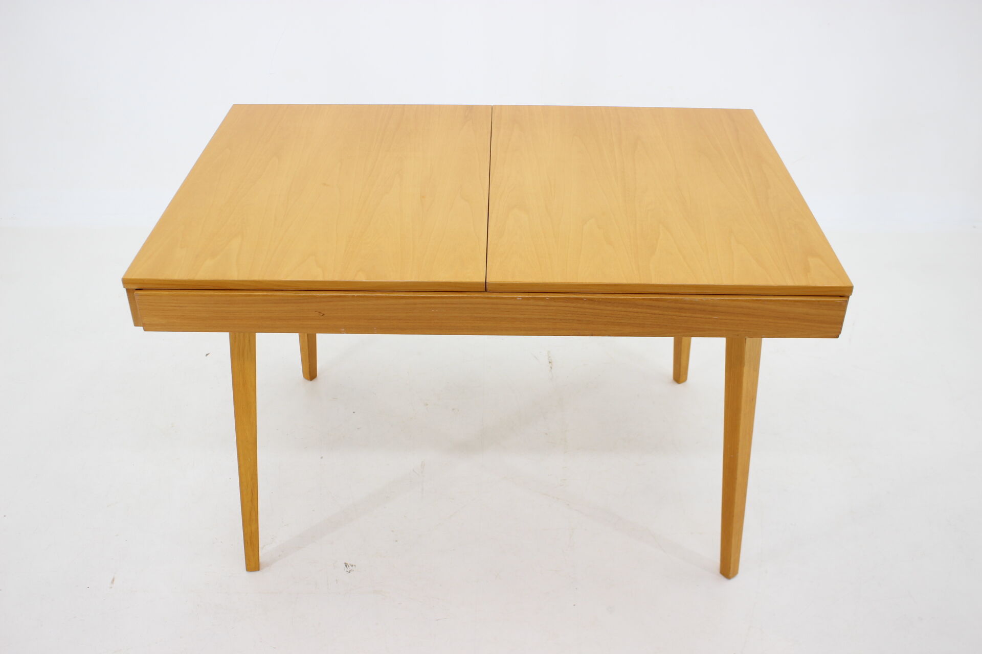 1970s Birch Extendable Dining Desk, Czechoslovakia