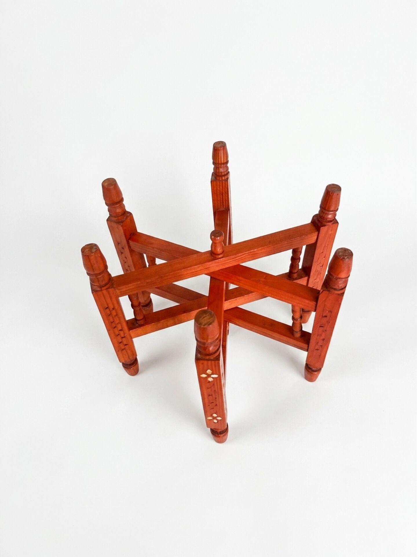 Moroccan tea table in brass and wood from 1960-1970.