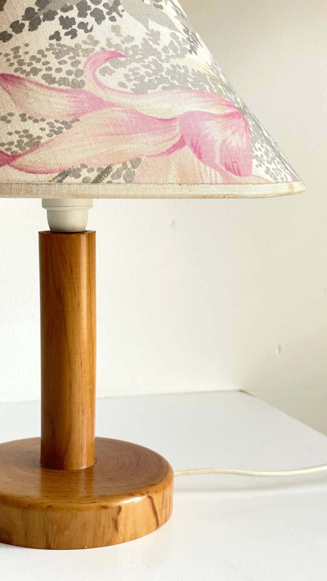 LAMP in Solid Pine Floral Shade VINTAGE