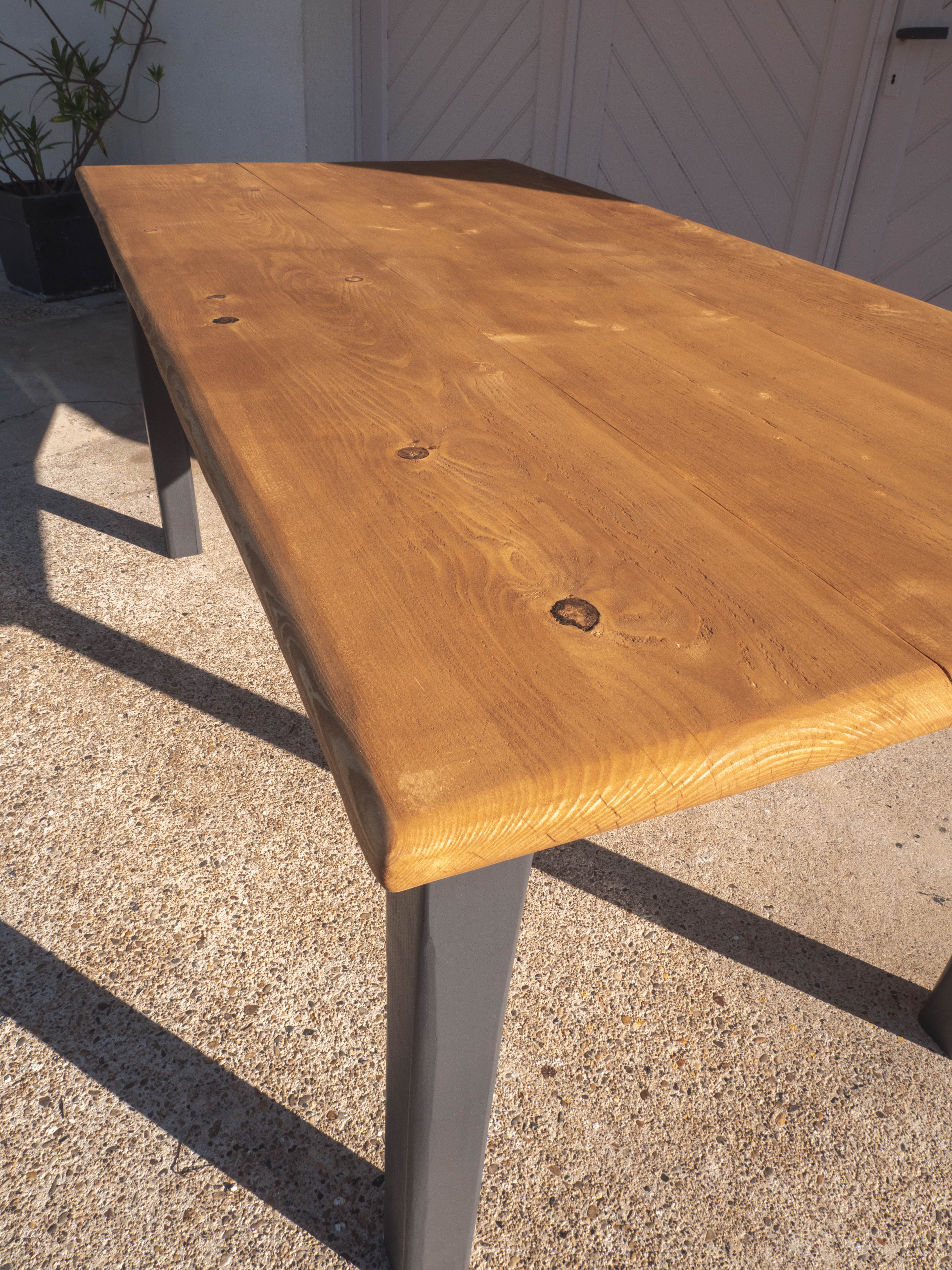 Farm table