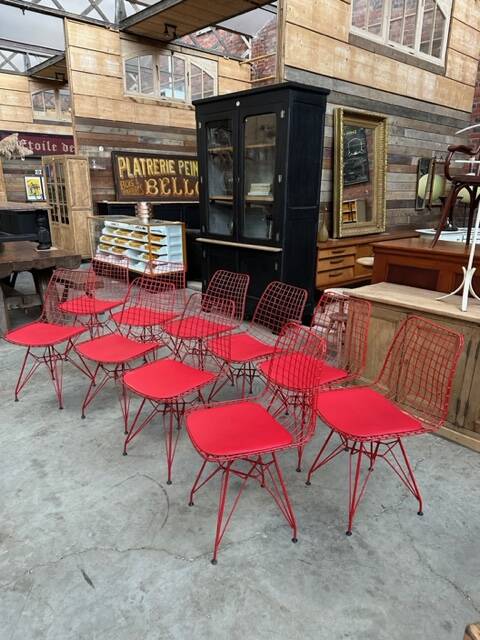 Suite of 10 metal chairs