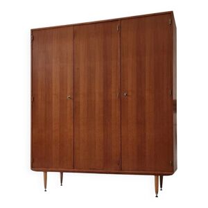 Armoire du milieu du