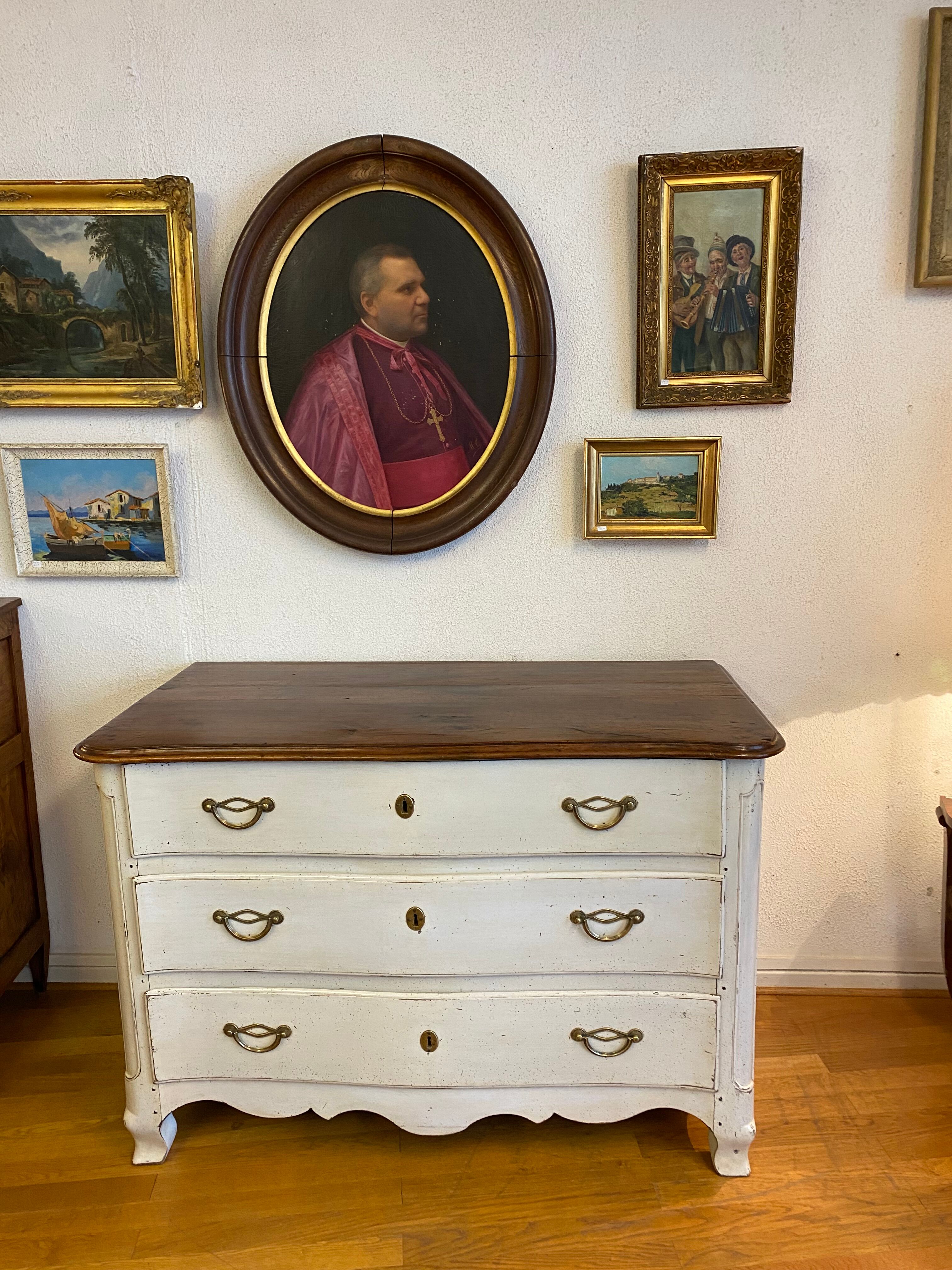 Chest of drawers from the regency period patinated light gray. Perfect condition.