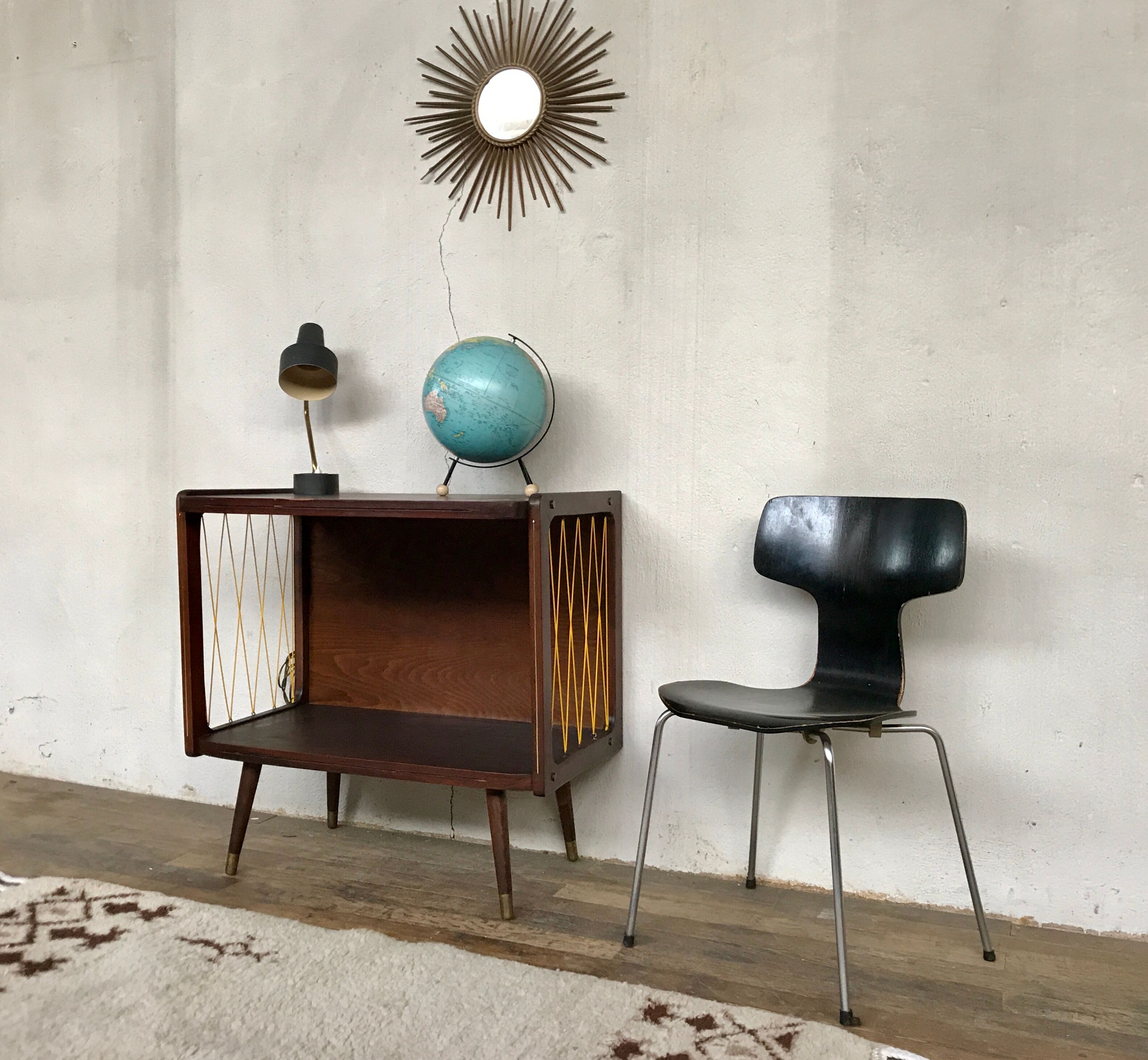 Furniture tv vintage feet compass 1950