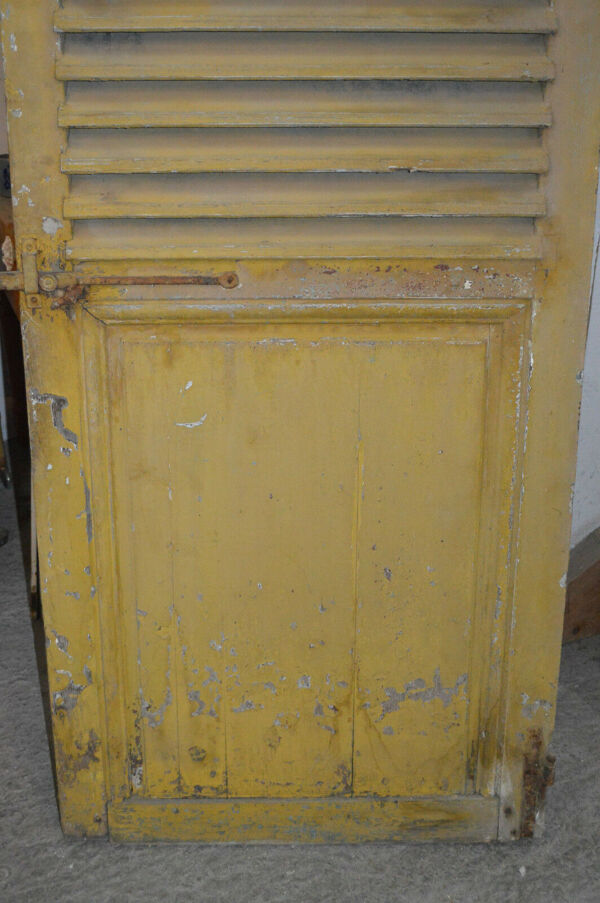 Porte avec lamelles de volet