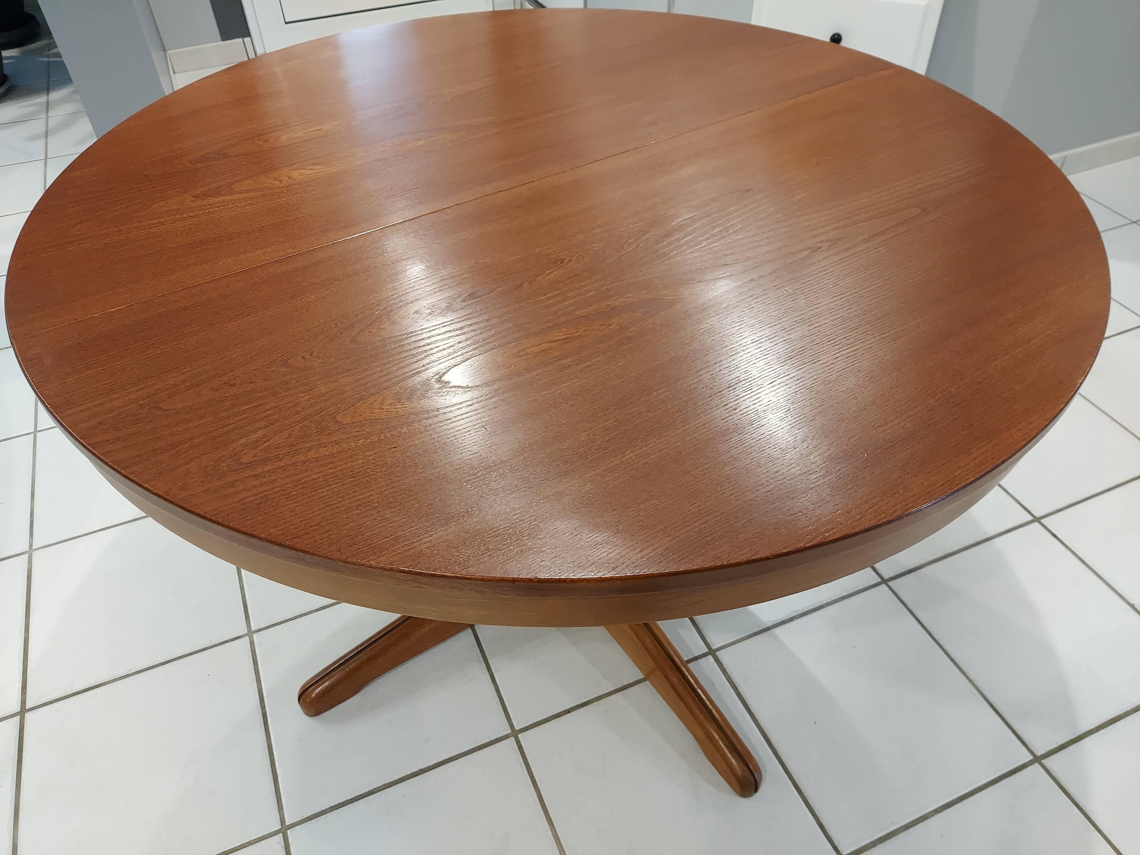 Baumann extendable dining table