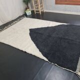 Beni Ouraine rug, white and black, handwoven in the traditional style, size 150x250cm