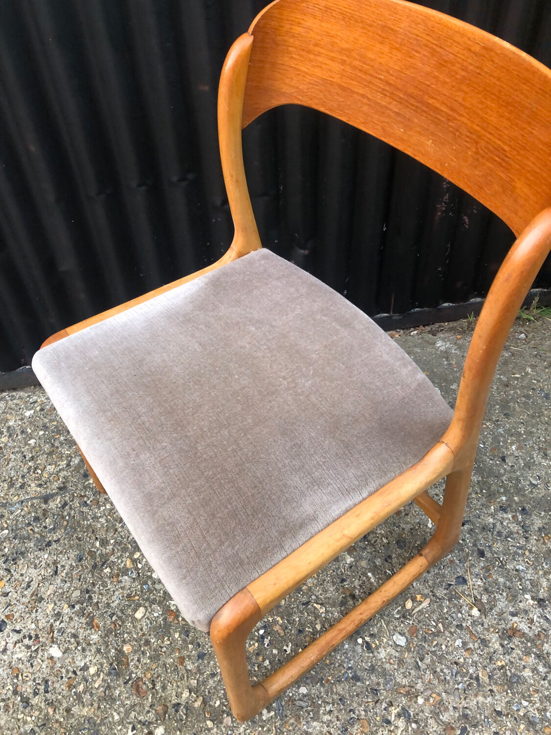 Baumann sled chair
