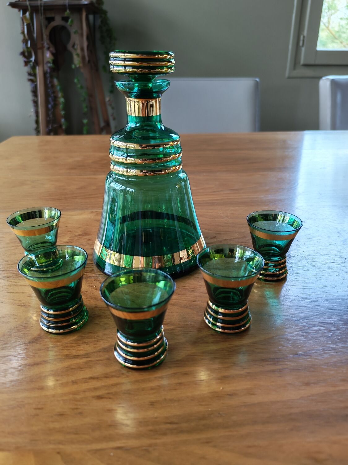 Vintage carafe and 5 glasses