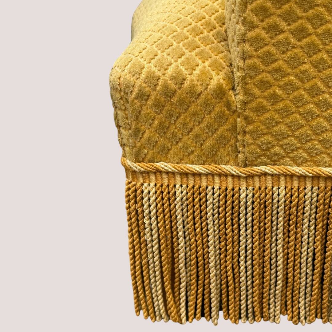 Fauteuil crapaud vintage jaune moutarde velours floqué