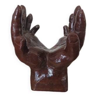 Wooden hand-shaped pocket tray