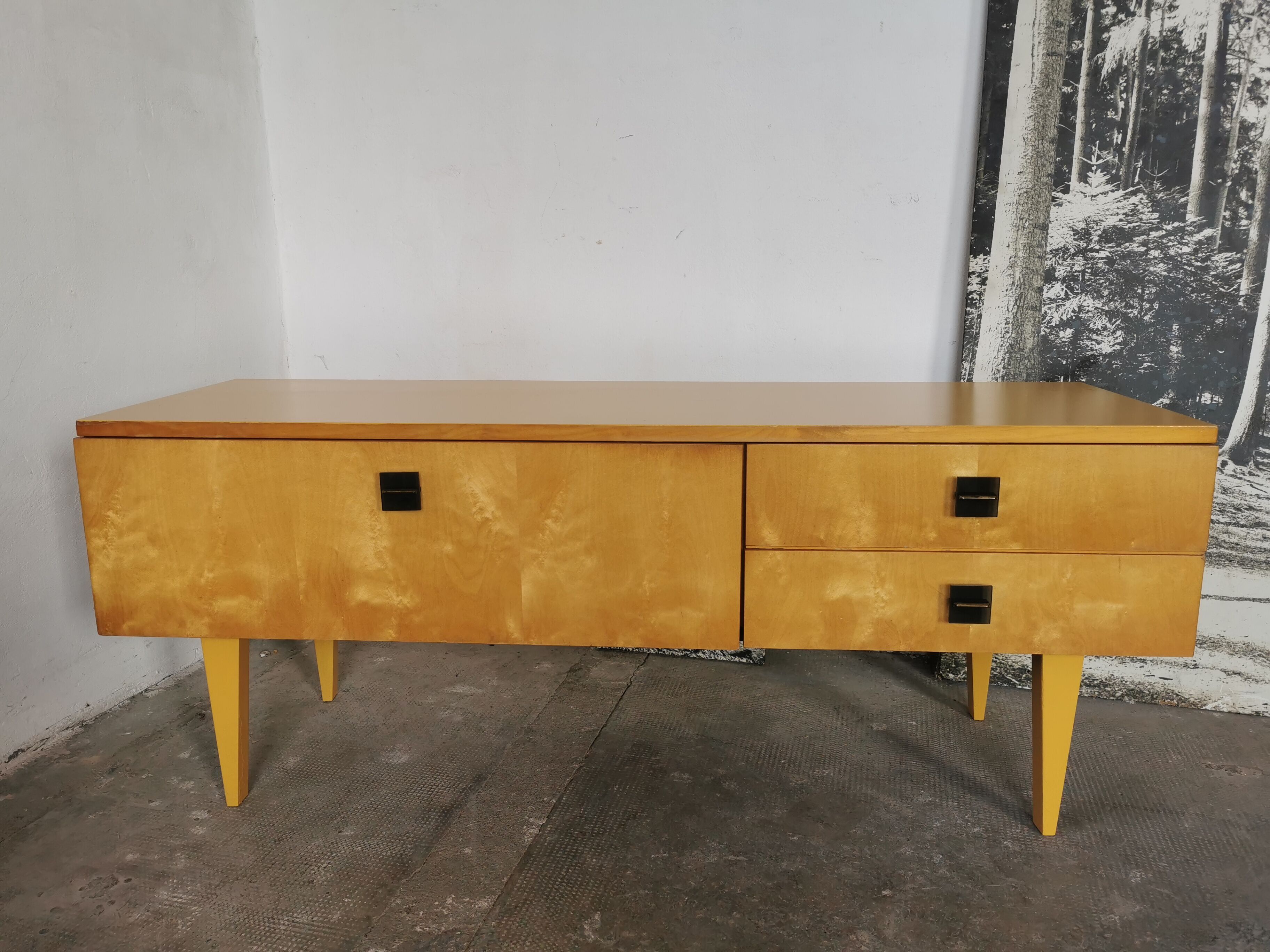 Vintage bass row 1970