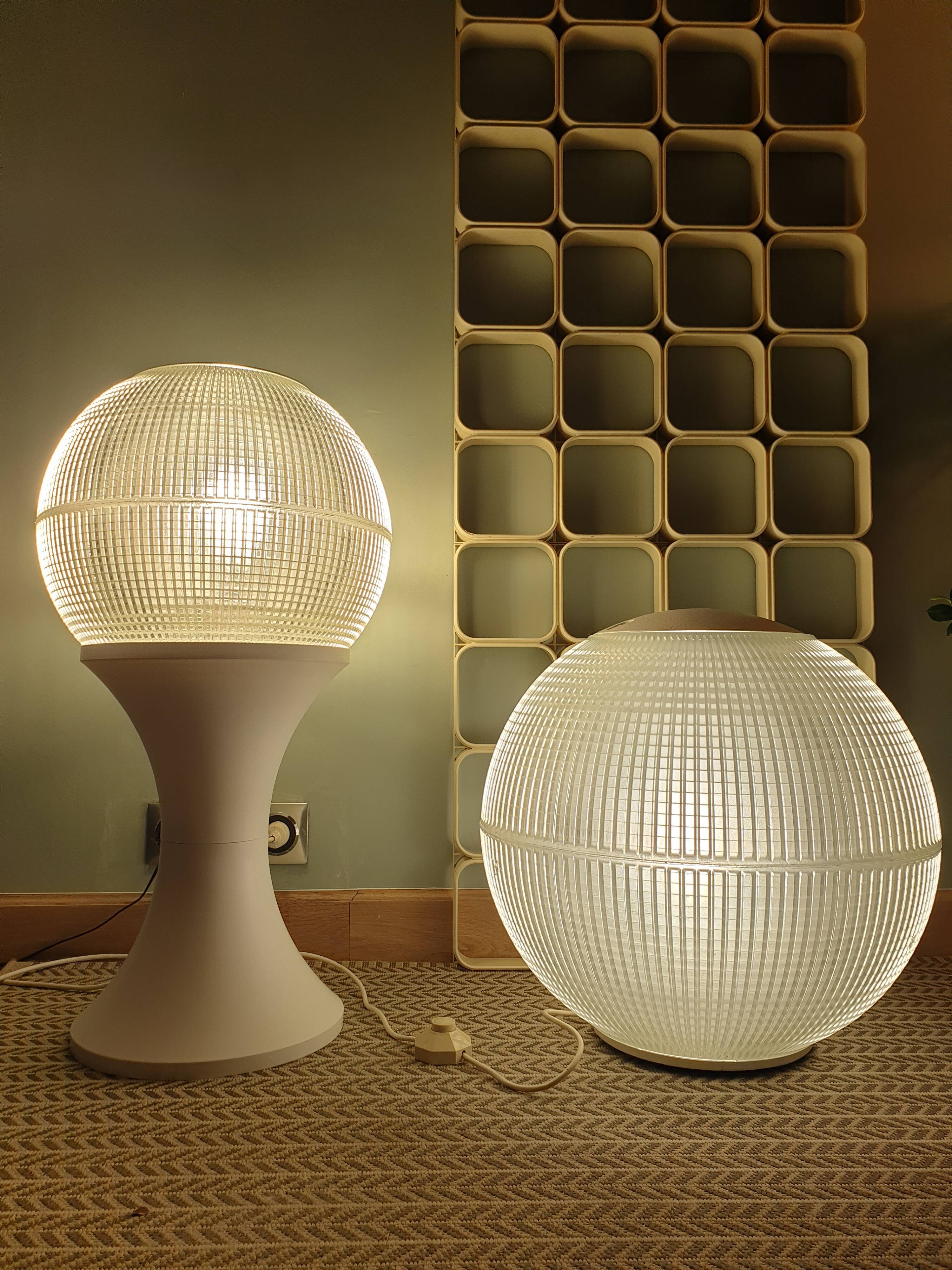 Parisian street lamp globle holophane 1970