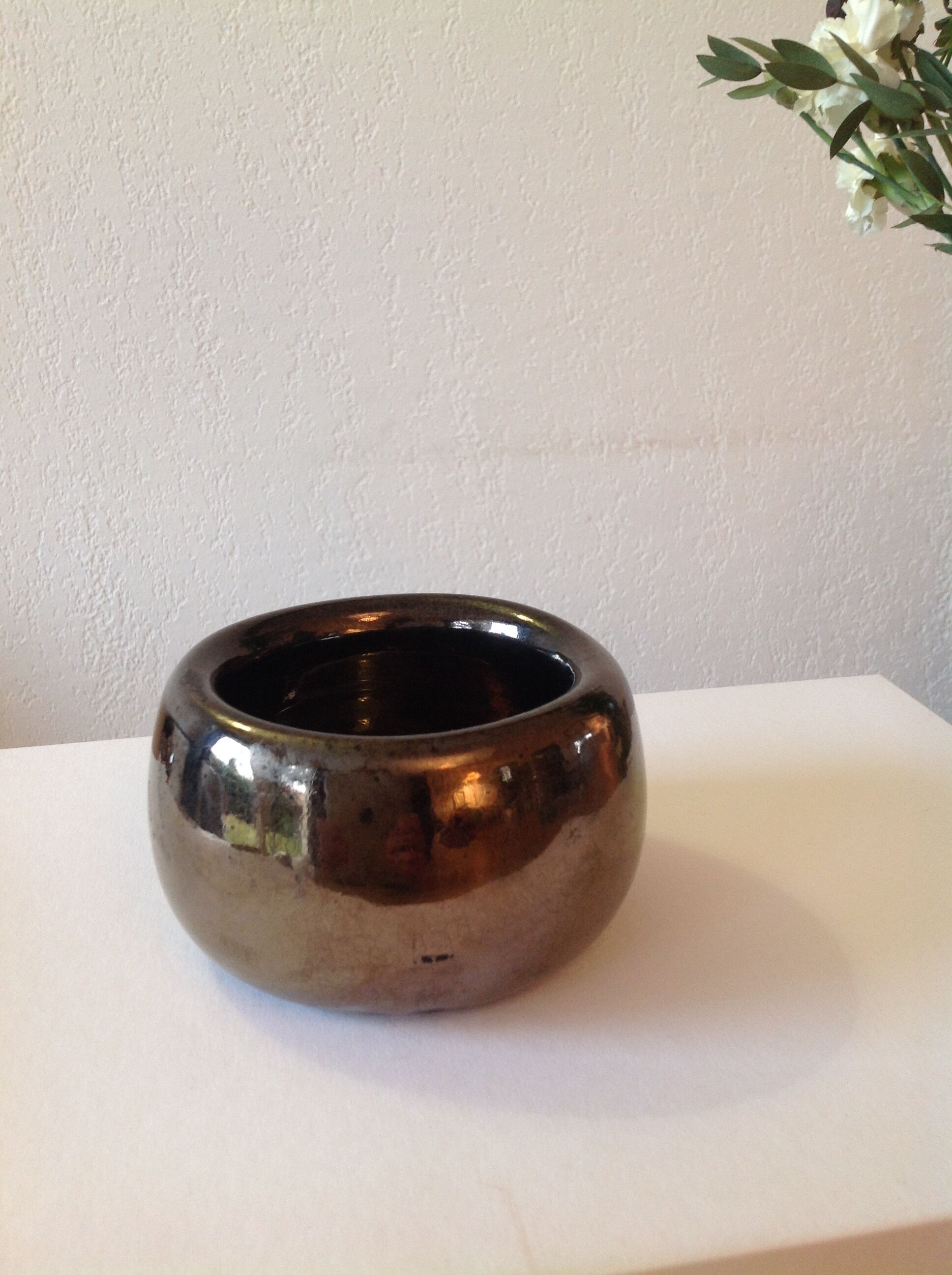 Empty pocket enamelled ceramic