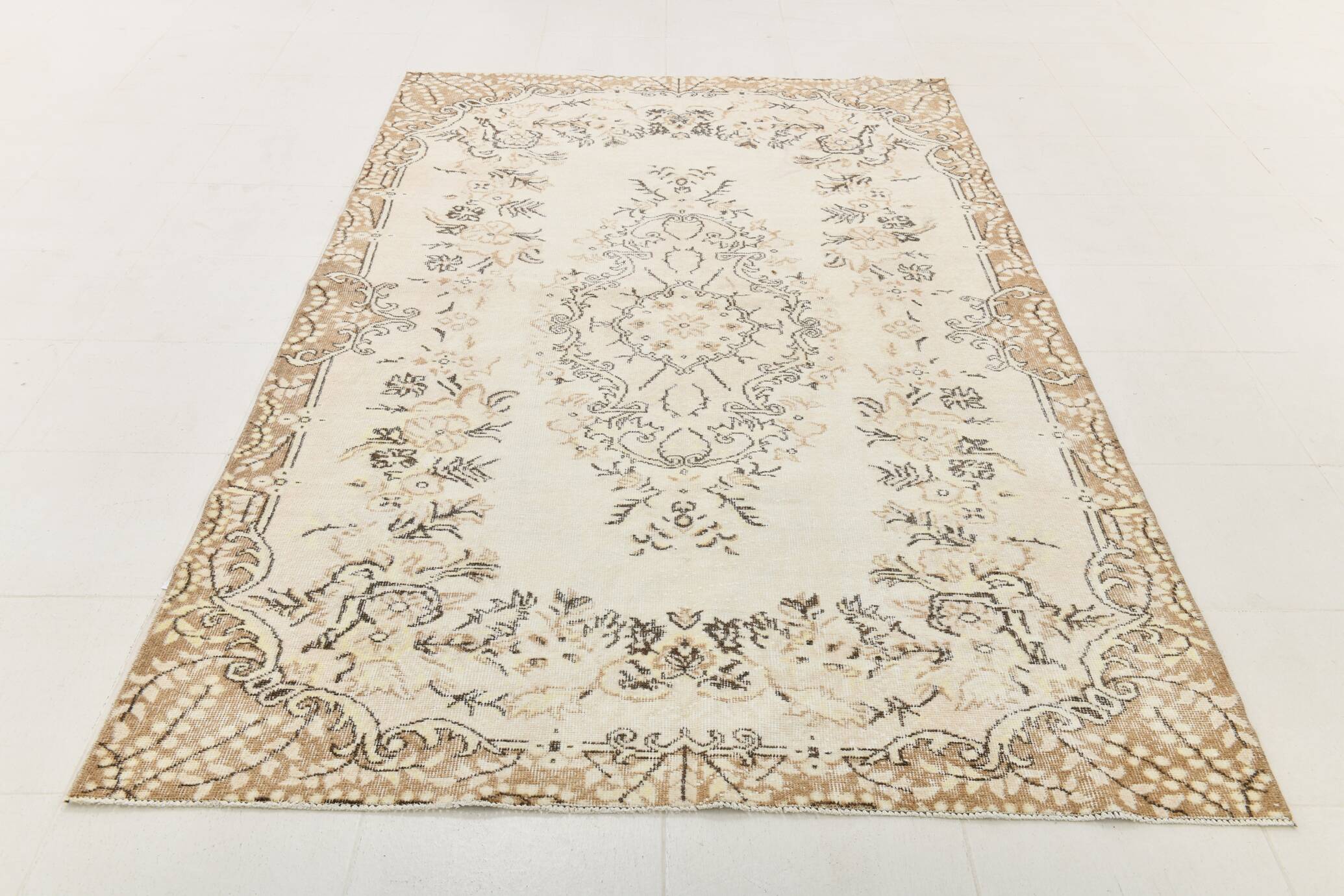 All-Over Floral Pattern Beige Brown Turkish Rug, 166x285Cm