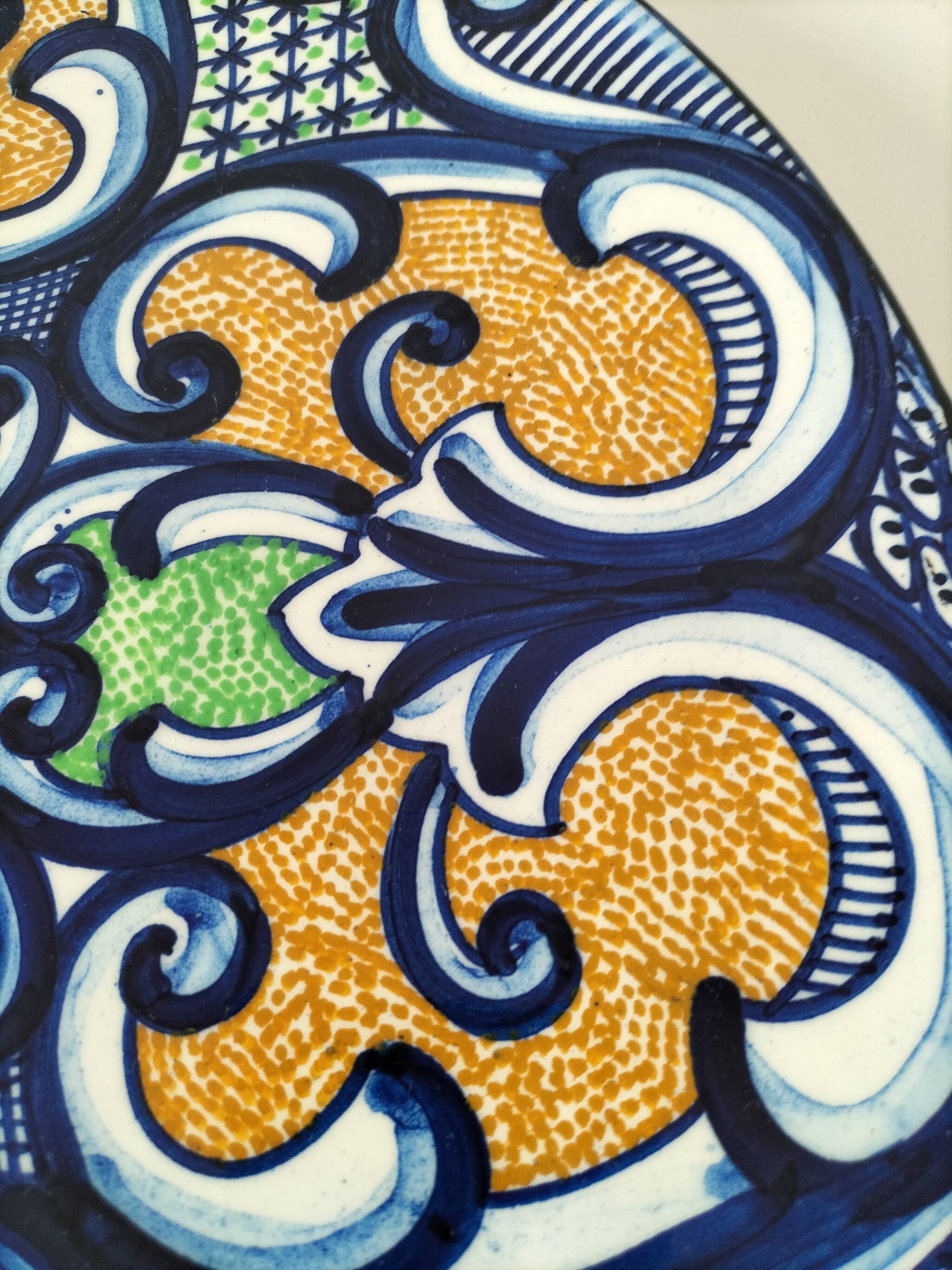 Large Talavera-decorated dish – Spain